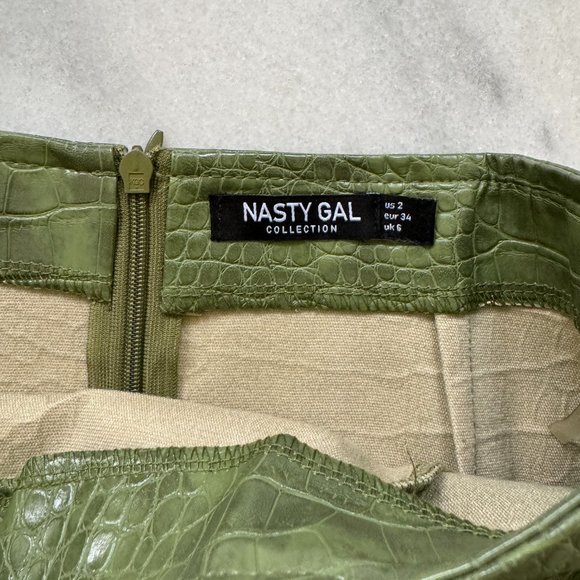 Nasty Gal Green Faux Leather Skirt Size 2 - Picture 3 of 7